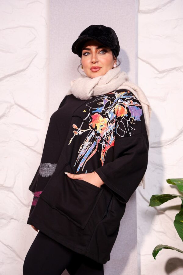 Black Oversized Floral Art Print Winter Sweatshirt Tunic with Pocket and Fuchsia Accents
