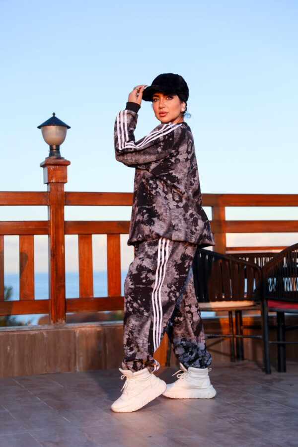 Chic Marble Pattern Charcoal Sweatshirt and Jogger Set